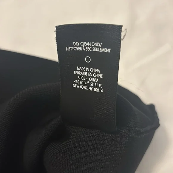 Alice + Olivia Annalee Faux Pearl Embellished Sleeveless Top
SZ XL bodycon fit - Picture 5 of 13